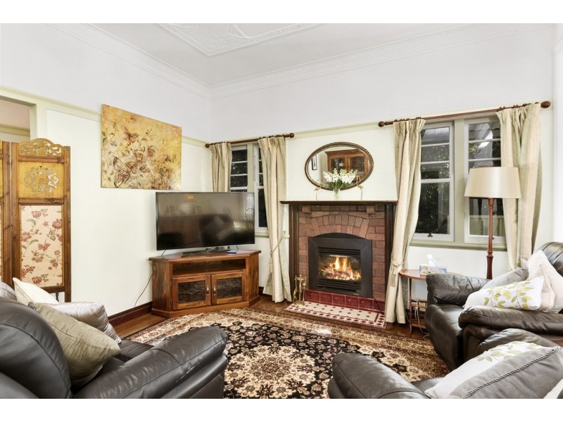 23 Anzac Ave, Newtown QLD 4350