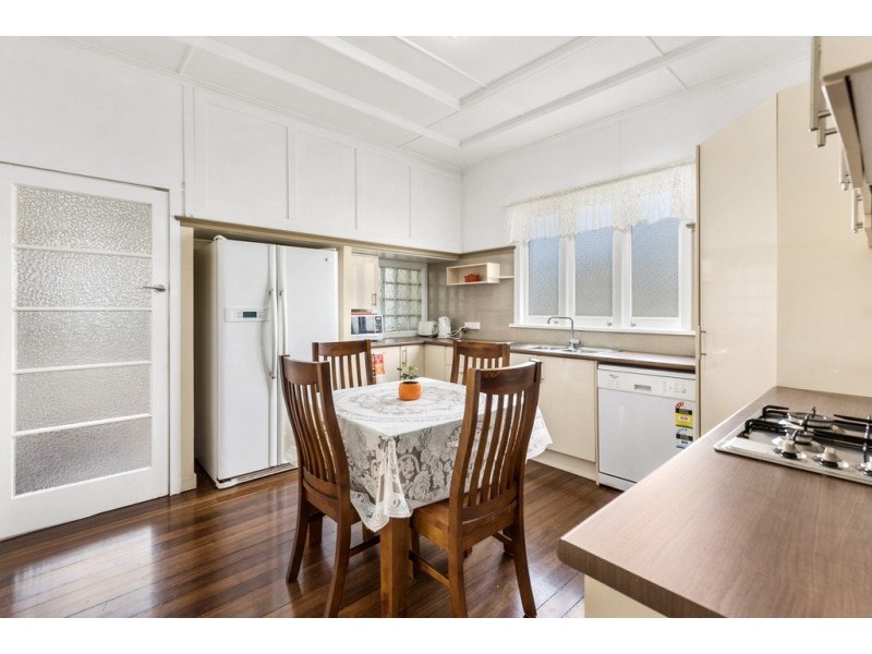 23 Anzac Ave, Newtown QLD 4350