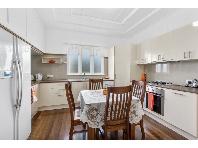 23 Anzac Ave, Newtown QLD 4350