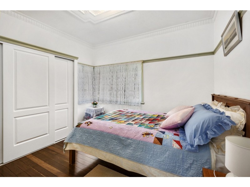 23 Anzac Ave, Newtown QLD 4350