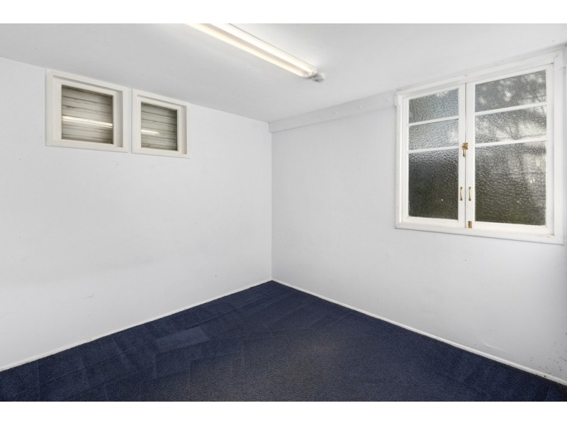 23 Anzac Ave, Newtown QLD 4350