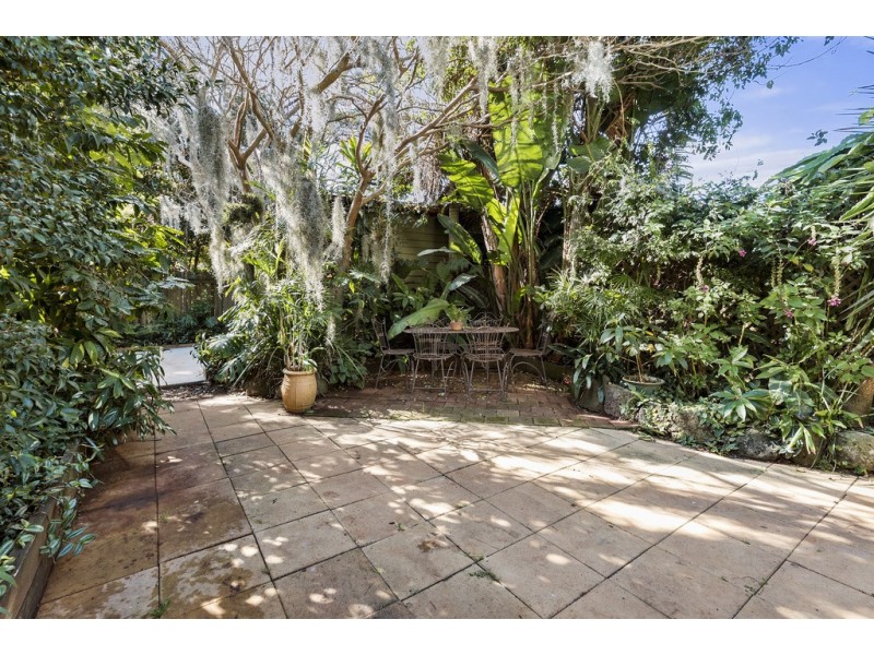 23 Anzac Ave, Newtown QLD 4350