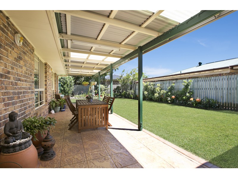 6 Miles Crescent, Manly West QLD 4179