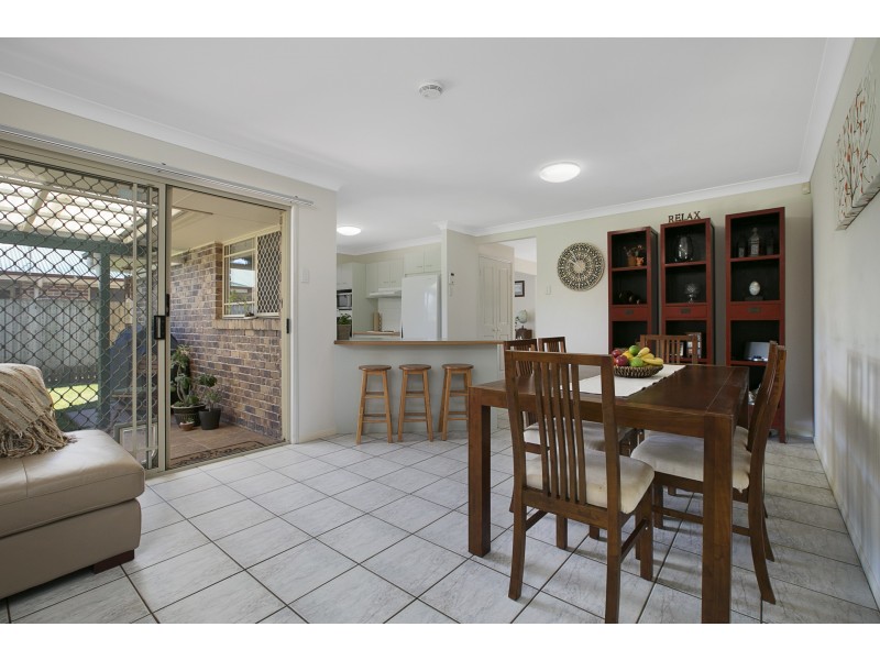 6 Miles Crescent, Manly West QLD 4179