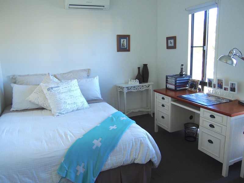 10 Paperbark Place, Emerald QLD 4720