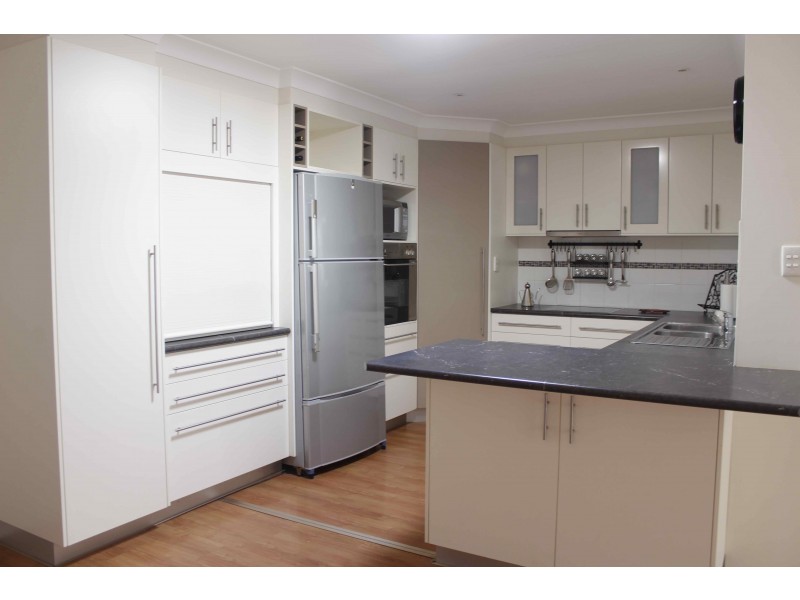 46 Yathong Court, Arana Hills QLD 4054