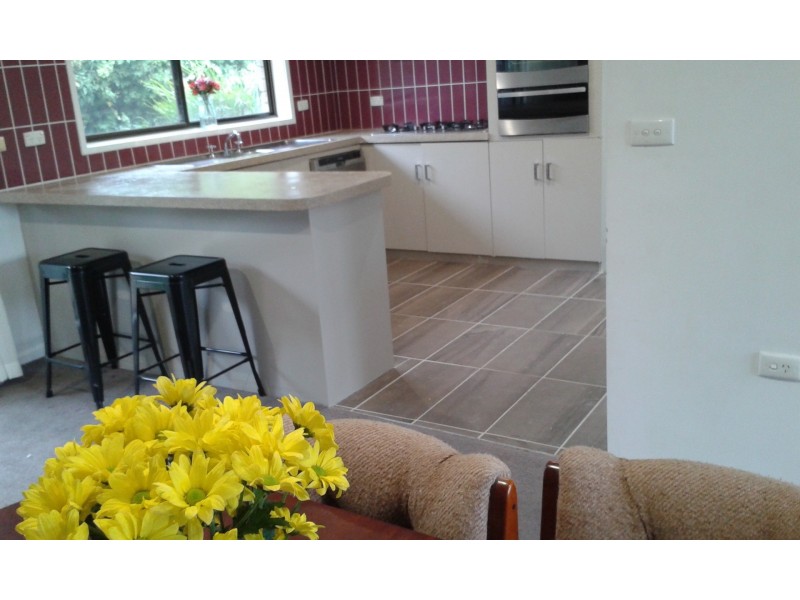 18 Ellerker Avenue, Ararat VIC 3377