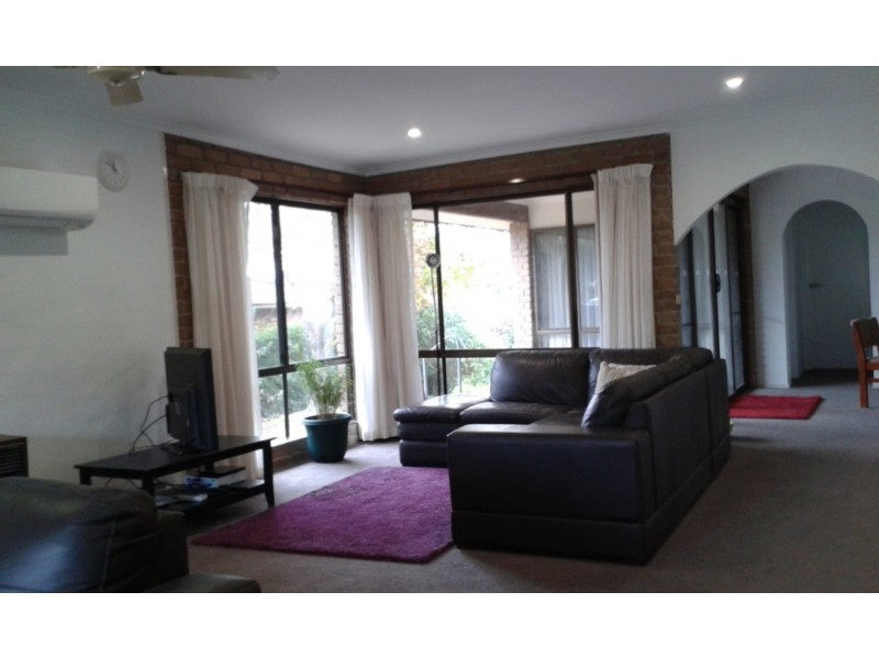 18 Ellerker Avenue, Ararat VIC 3377