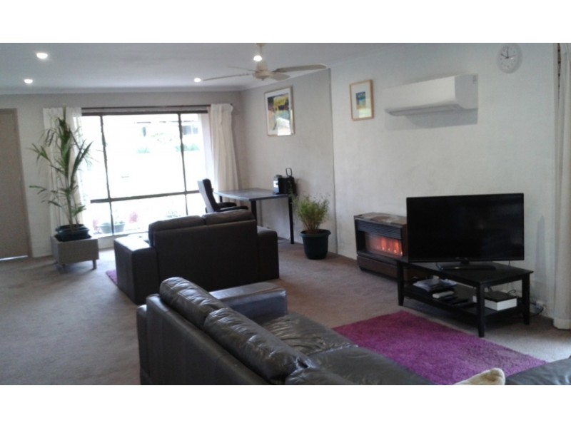 18 Ellerker Avenue, Ararat VIC 3377