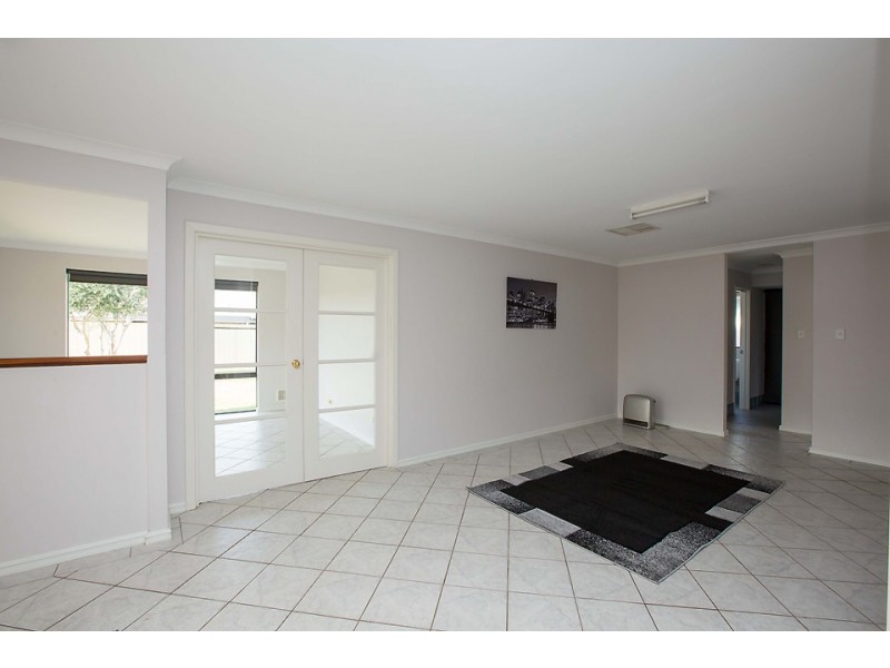 14 Foreman Drive, Usher WA 6230