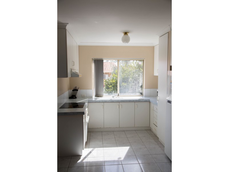 13/92 GILBERTSON ROAD, Kardinya WA 6163