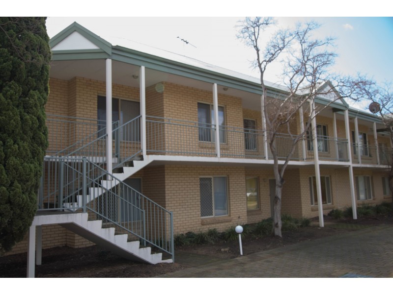 13/92 GILBERTSON ROAD, Kardinya WA 6163