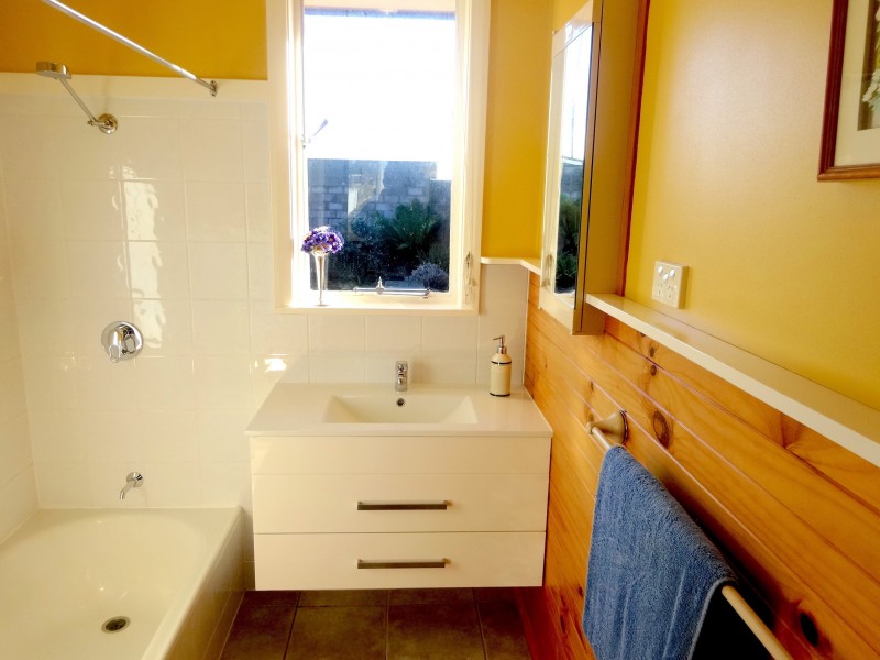 17 Waniora Street, Devonport TAS 7310