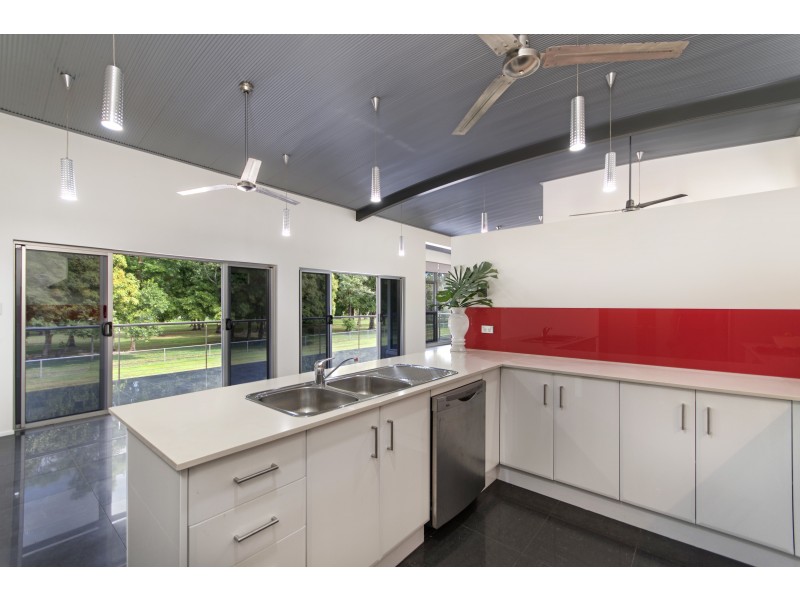 11 Gelling Street, Cairns QLD 4870