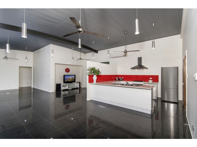 11 Gelling Street, Cairns QLD 4870