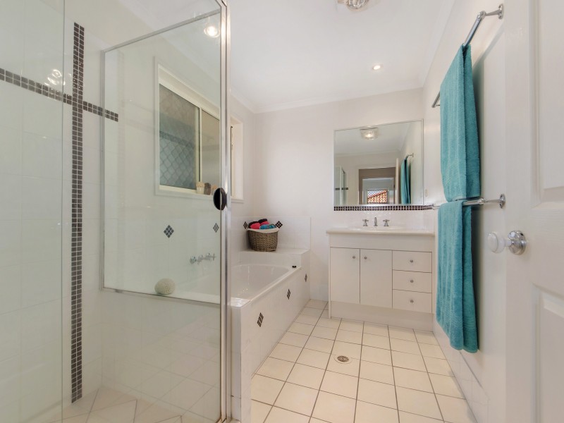 4 Heath Court, Brassall QLD 4305