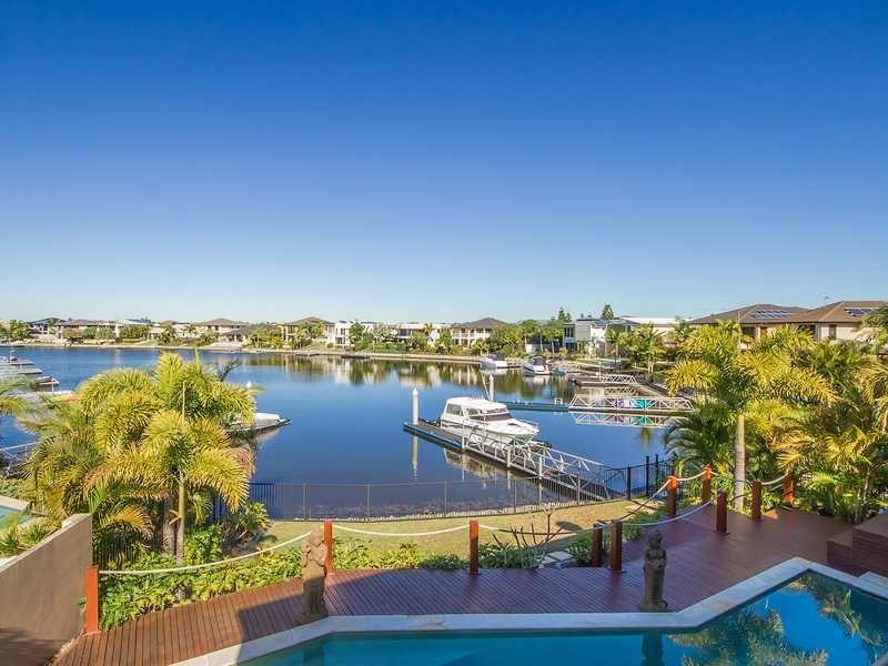 50 Calmwater Crescent, Helensvale QLD 4212