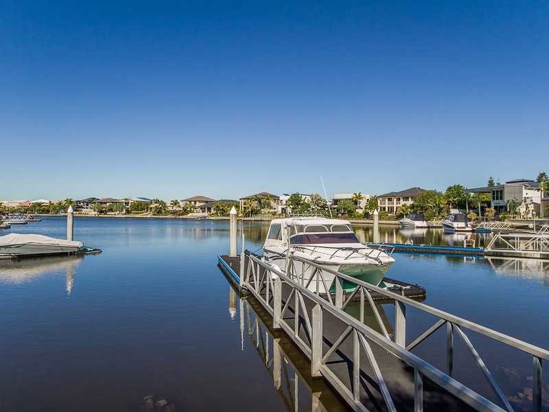 50 Calmwater Crescent, Helensvale QLD 4212