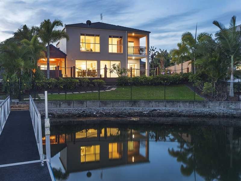 50 Calmwater Crescent, Helensvale QLD 4212