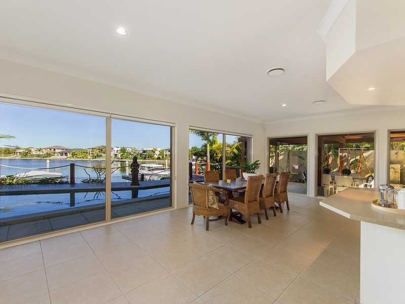 50 Calmwater Crescent, Helensvale QLD 4212