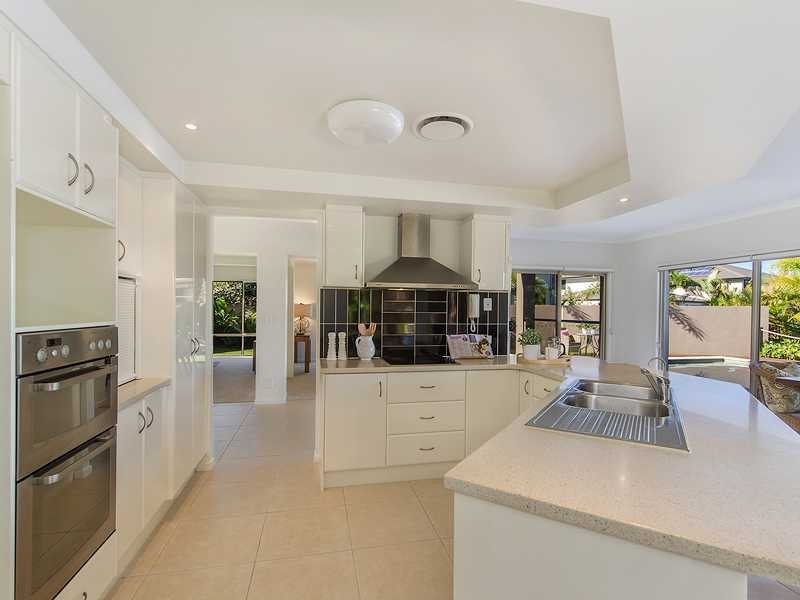 50 Calmwater Crescent, Helensvale QLD 4212