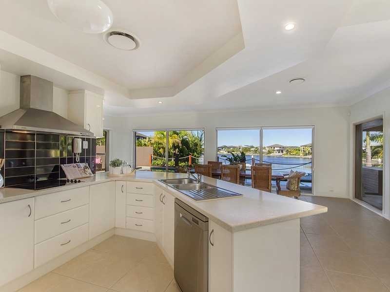 50 Calmwater Crescent, Helensvale QLD 4212
