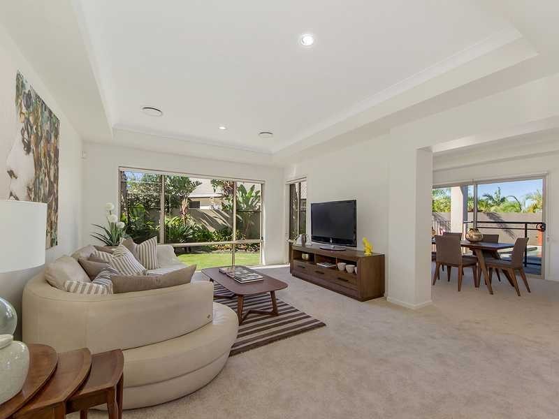 50 Calmwater Crescent, Helensvale QLD 4212