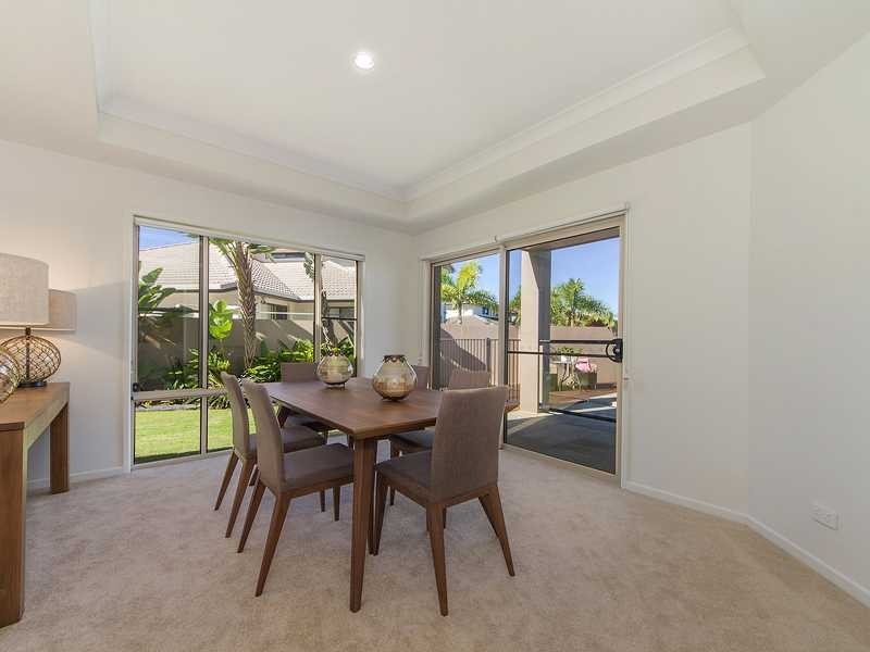 50 Calmwater Crescent, Helensvale QLD 4212