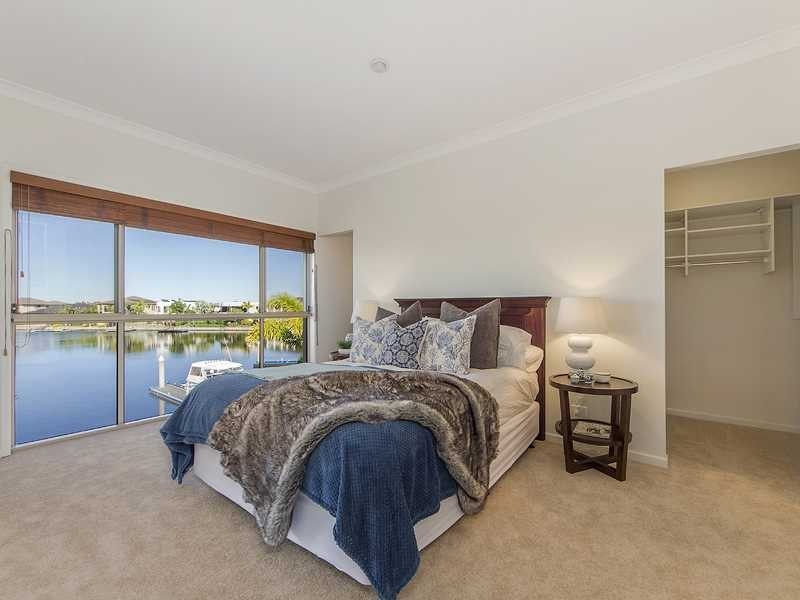50 Calmwater Crescent, Helensvale QLD 4212