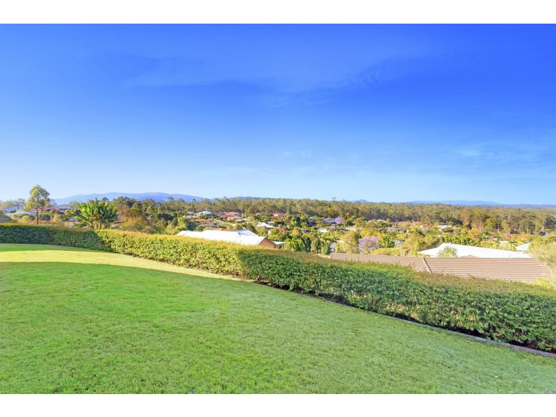 106 Gibson Crescent, Bellbowrie QLD 4070