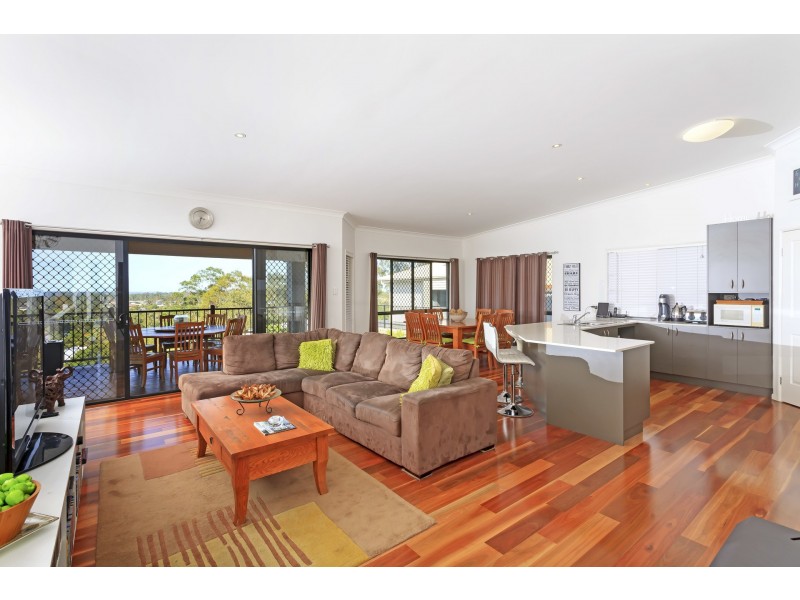 106 Gibson Crescent, Bellbowrie QLD 4070