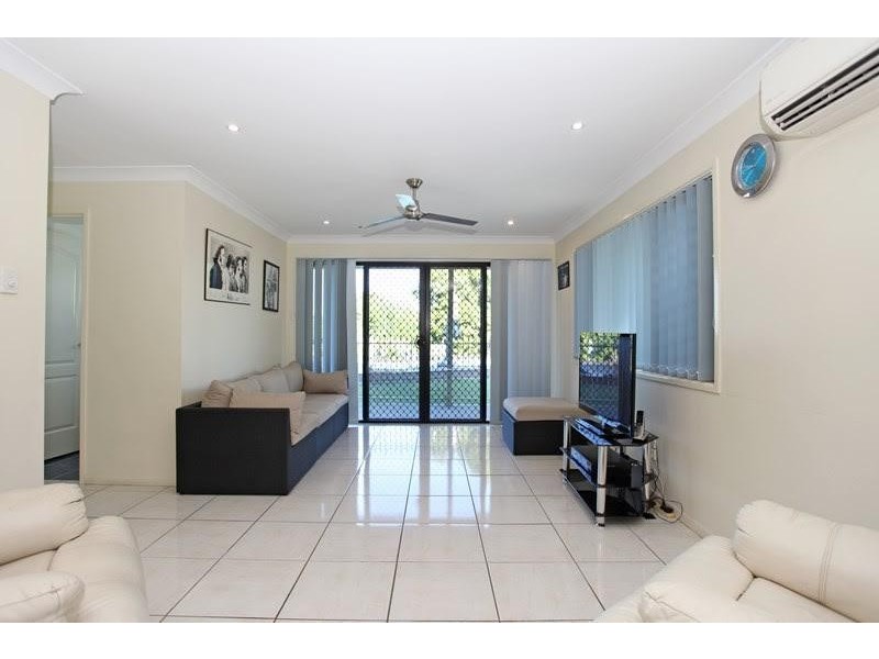 11 Polly Crescent, Richmond QLD 4740