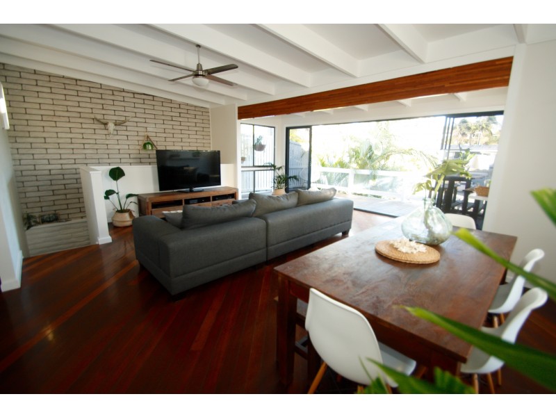 9 Hodgens Street, Caloundra QLD 4551