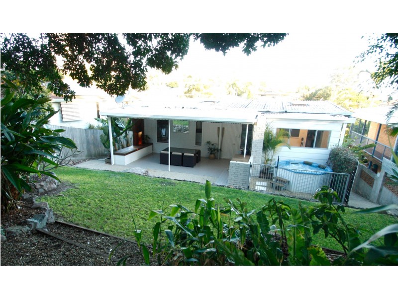 9 Hodgens Street, Caloundra QLD 4551