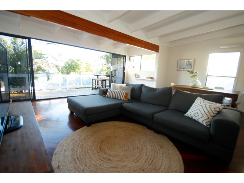 9 Hodgens Street, Caloundra QLD 4551