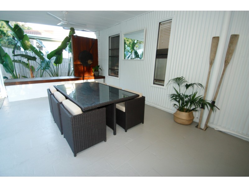 9 Hodgens Street, Caloundra QLD 4551