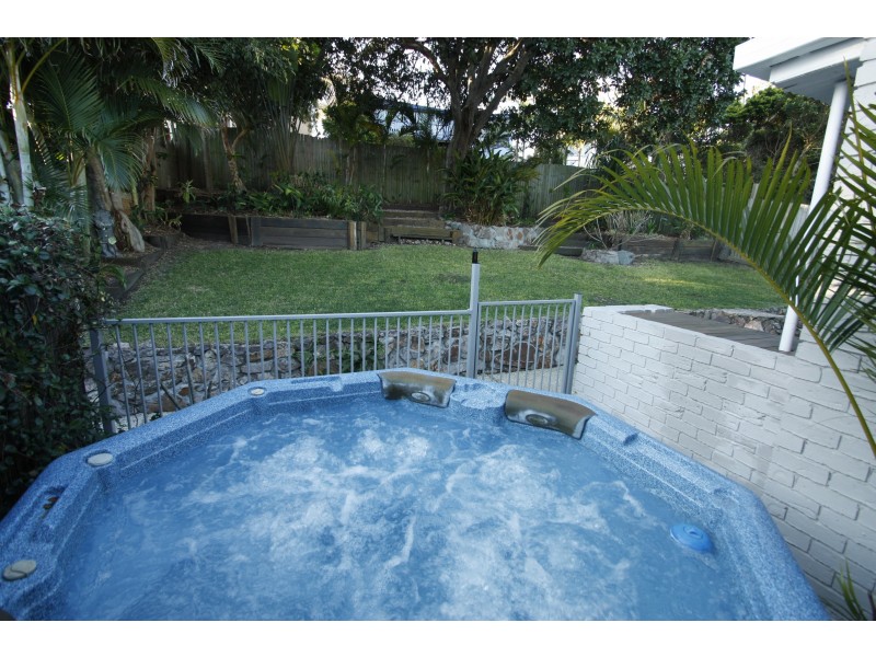 9 Hodgens Street, Caloundra QLD 4551