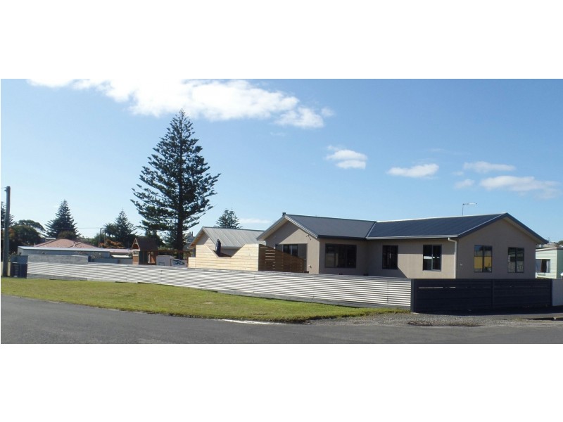 24 Marine Esplanade, Stanley TAS 7331
