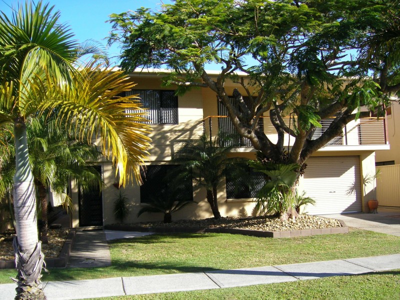 32 Howard Street, Runaway Bay QLD 4216