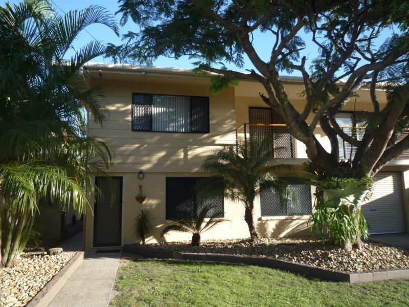 32 Howard Street, Runaway Bay QLD 4216
