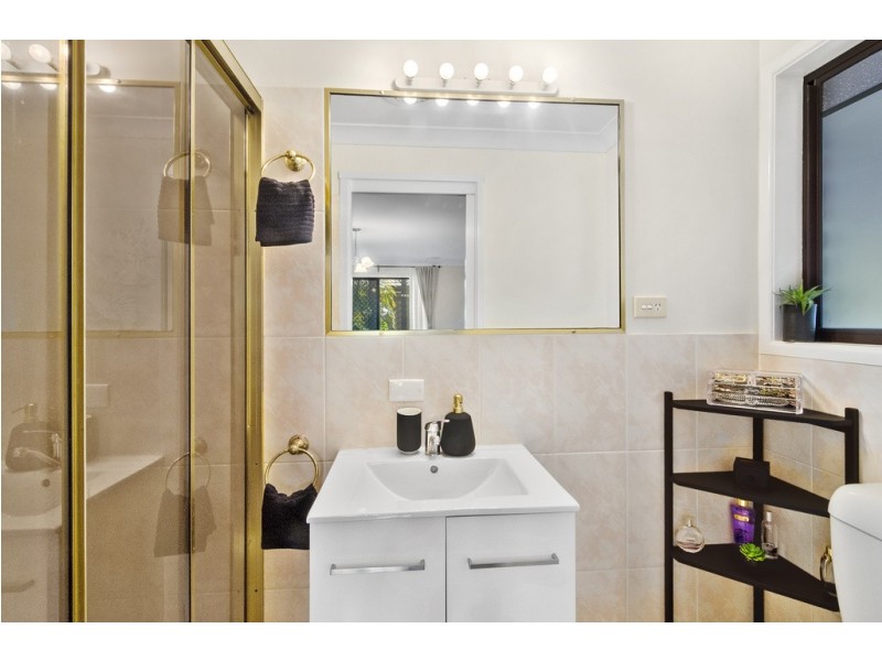 17 Mariners Crescent, Banora Point NSW 2486