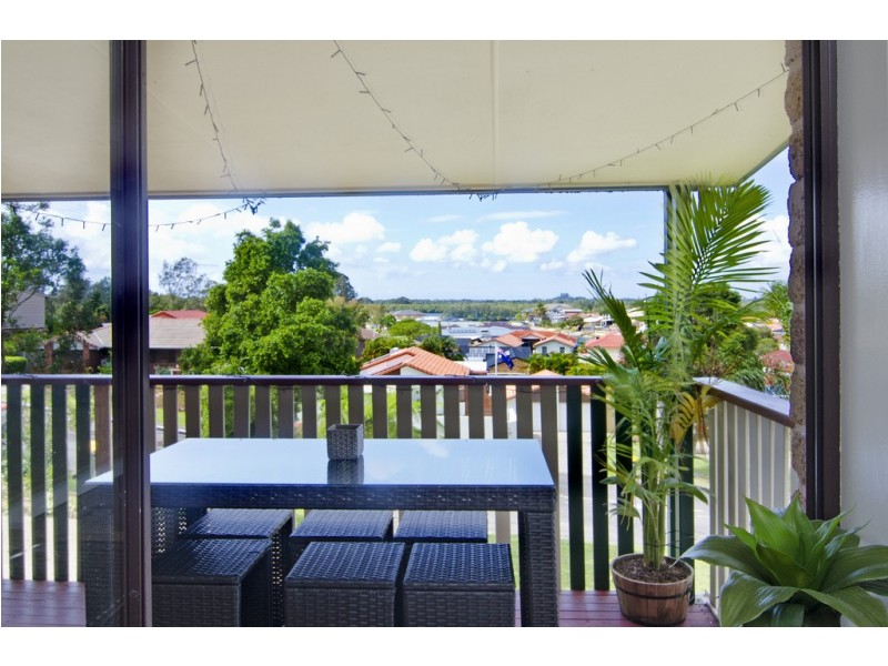 17 Mariners Crescent, Banora Point NSW 2486