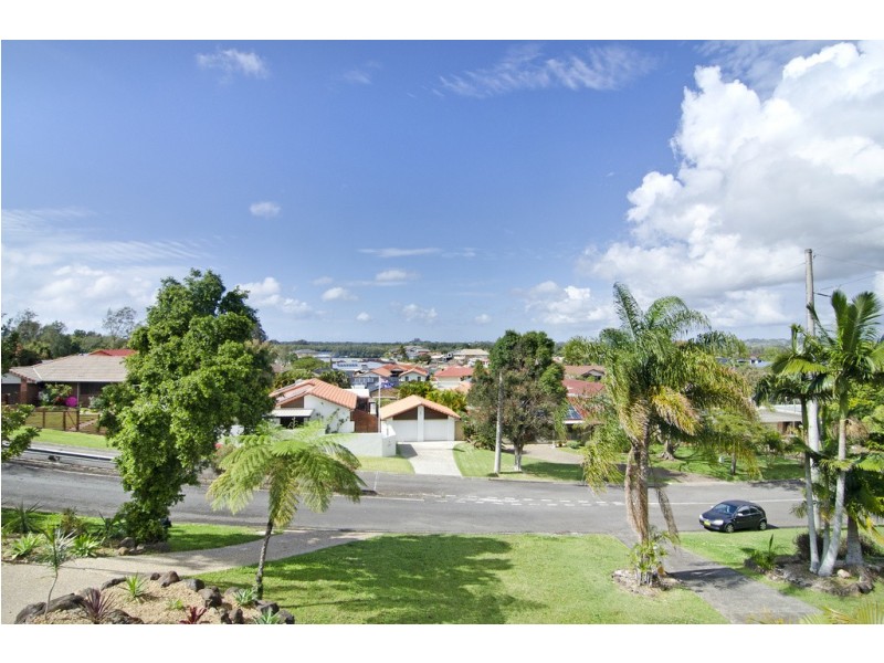 17 Mariners Crescent, Banora Point NSW 2486