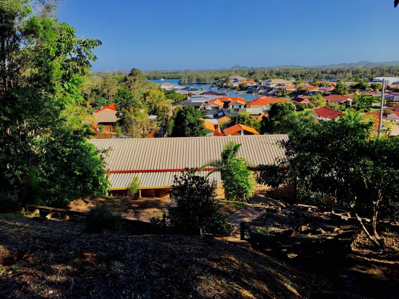 17 Mariners Crescent, Banora Point NSW 2486
