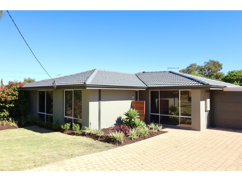 7 Begonia Close, Yangebup WA 6164