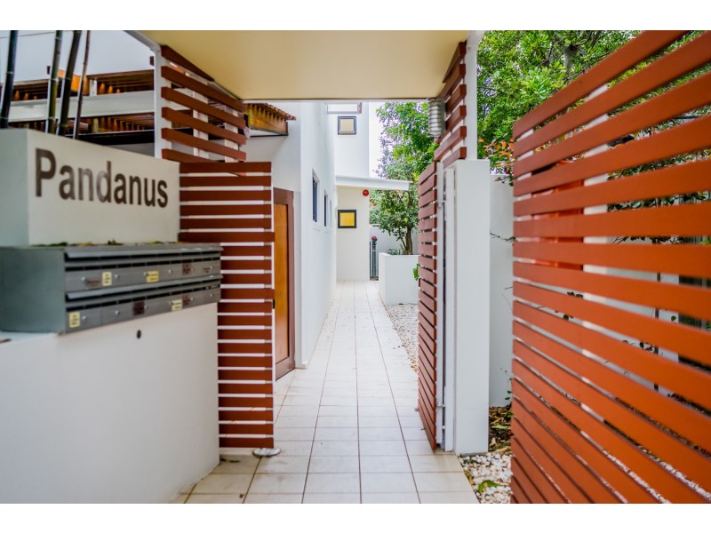 4/46 Prince Edward Parade, Redcliffe QLD 4020