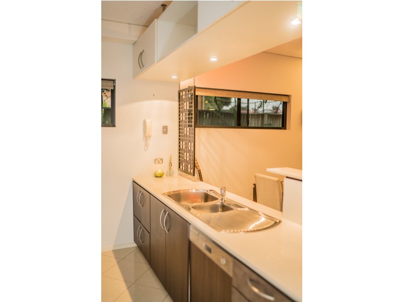 4/46 Prince Edward Parade, Redcliffe QLD 4020