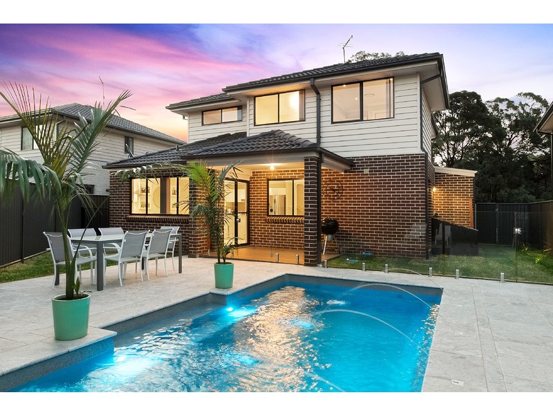 9 Rocklea Way, Ropes Crossing NSW 2760