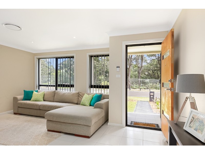 9 Rocklea Way, Ropes Crossing NSW 2760