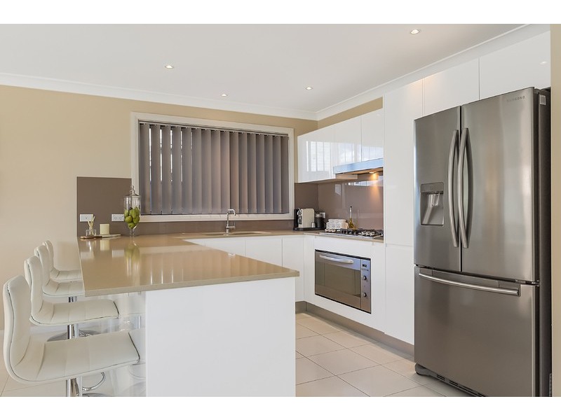 9 Rocklea Way, Ropes Crossing NSW 2760